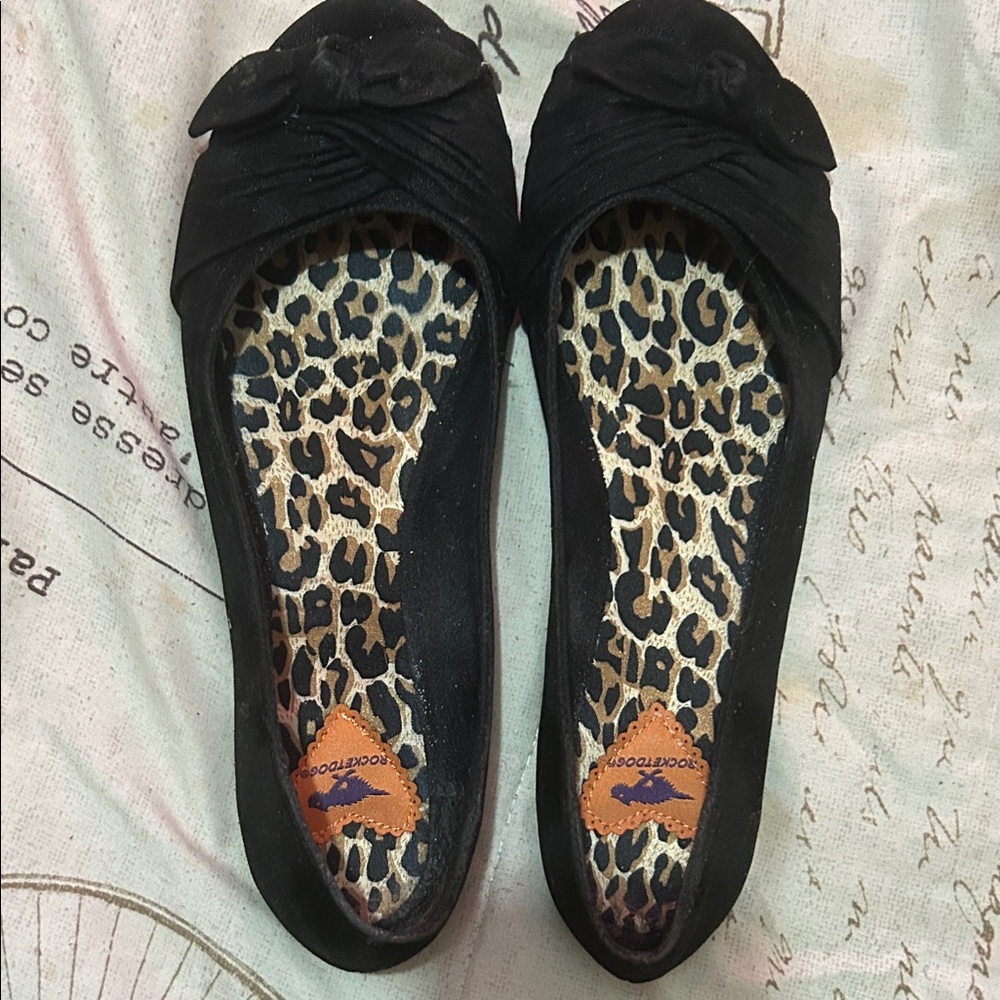 Rocket Dog Black Flats with Bow Accent